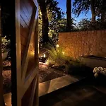 La Petite Bed and Breakfast 3*