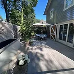 La Petite Bed and Breakfast