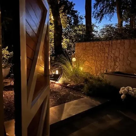 La Petite Bed & Breakfast 3*
