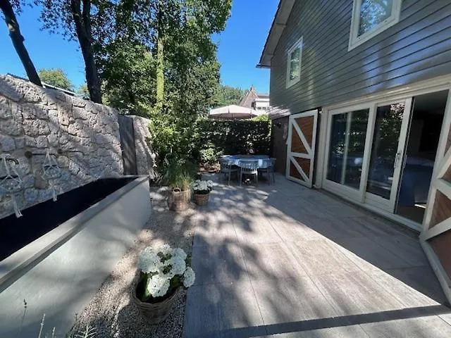 La Petite Bed and breakfast