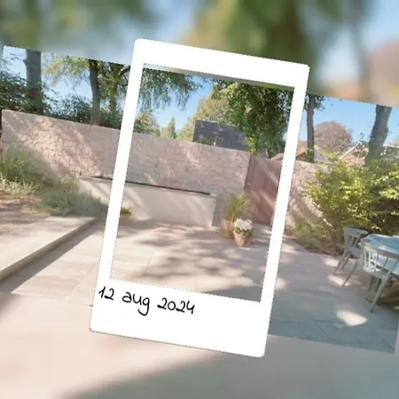 Bed & Breakfast La Petite 3*