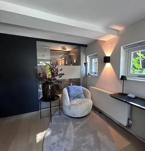 La Petite Bed & Breakfast 3*